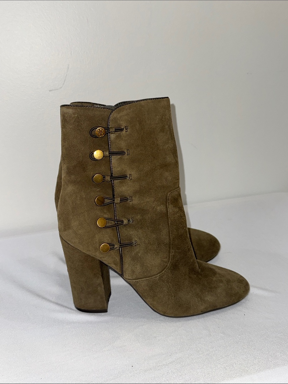 GUESS Women’s Olive Green Suede Button Mid Calf Boots Size 8M